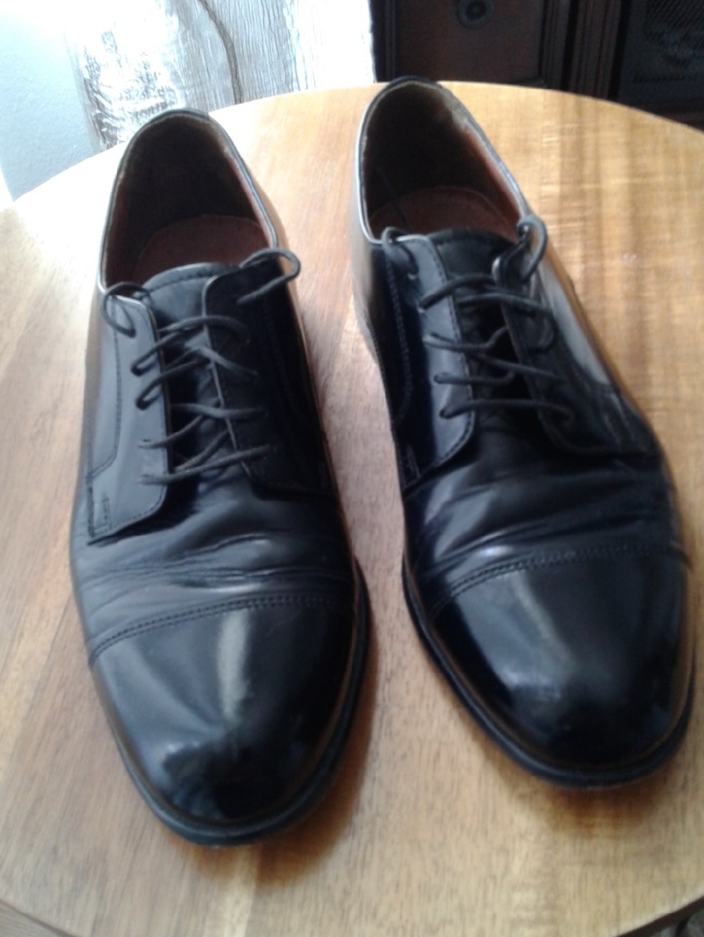 Bostonian Black Leather Cap-Toe Derby Shoes